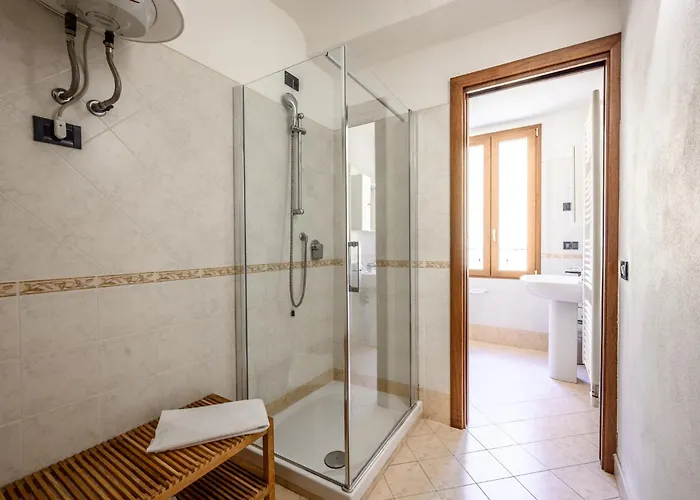 Emilia 5 مودينا